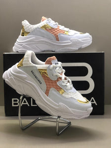 BALENCIAGA TRIPLE S BRANCO/DOURADO