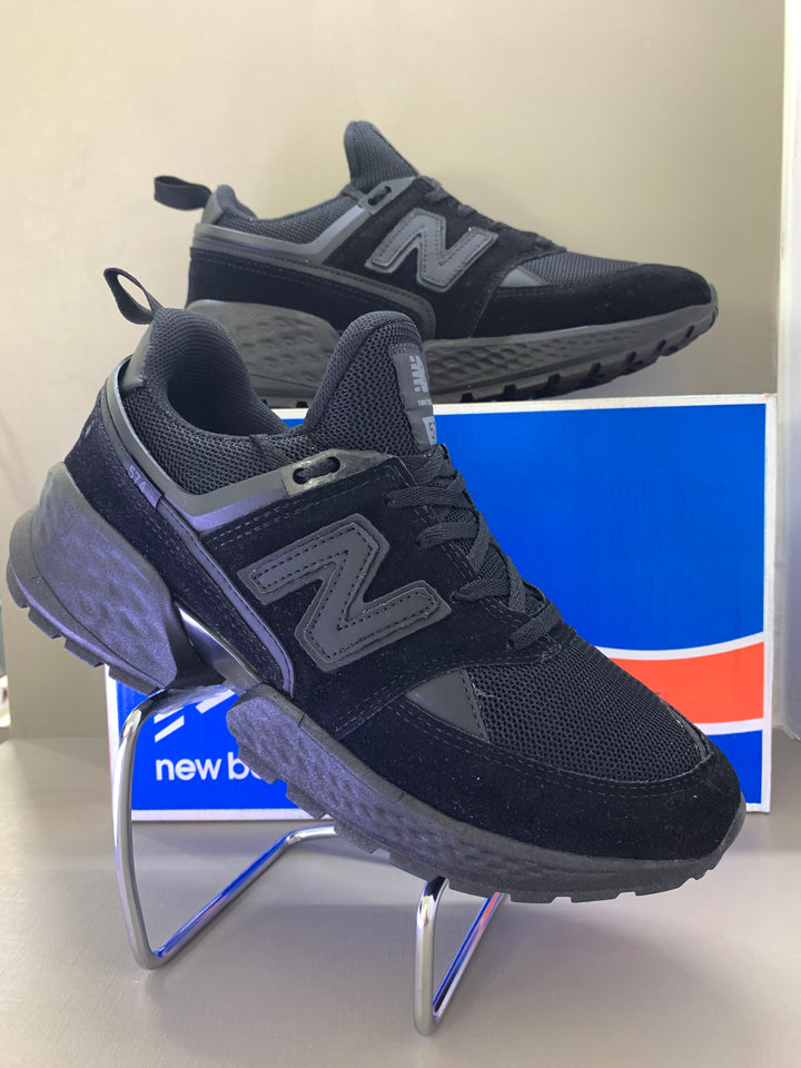 NEW BALANCE 574 PRETO