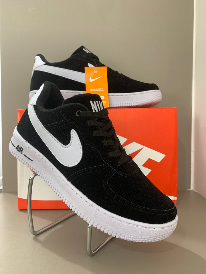 NIKE AIR FORCE PRETO/BRANCO