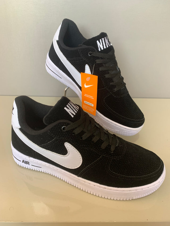 NIKE AIR FORCE PRETO/BRANCO