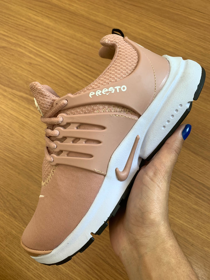 NIKE PRESTO ESSENTIAL ROSA