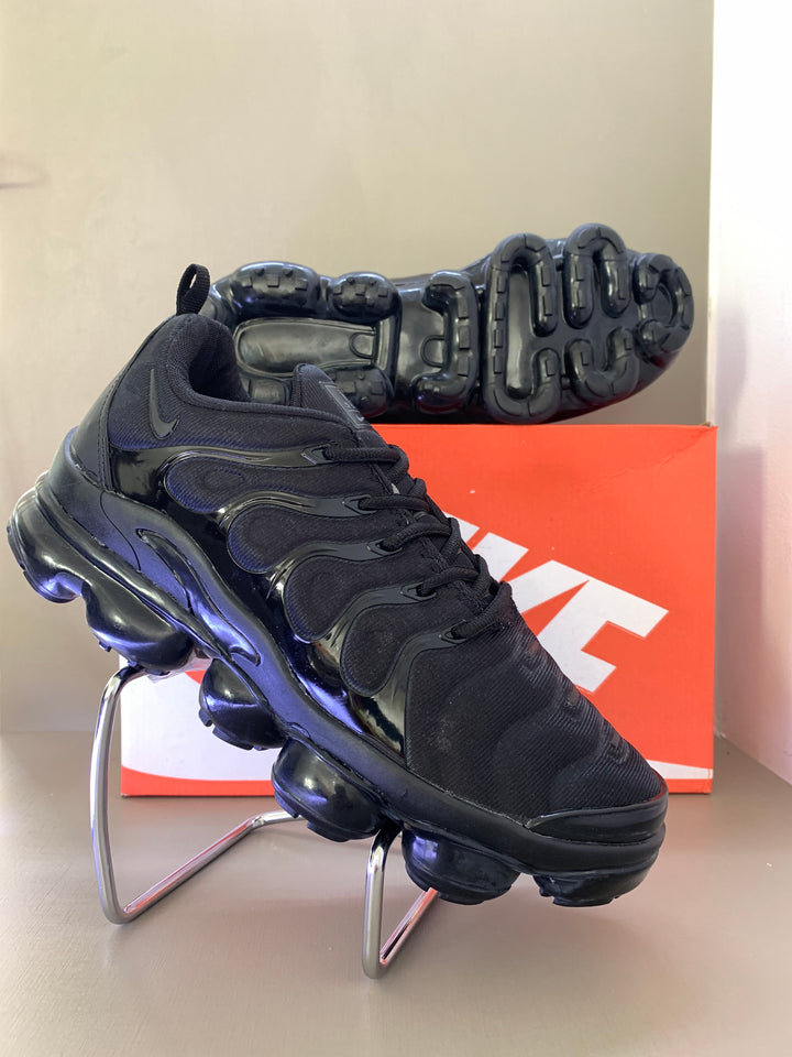NIKE VAPOR MAX PLUS PRETO