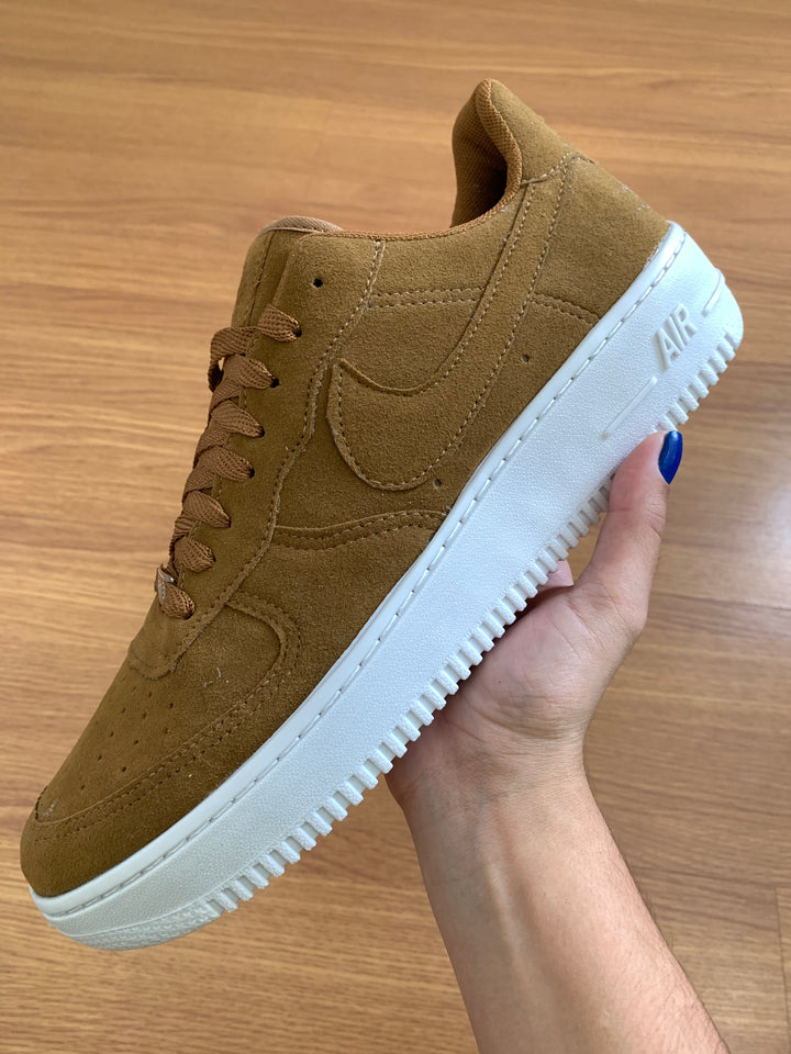 NIKE AIR FORCE CARAMELO