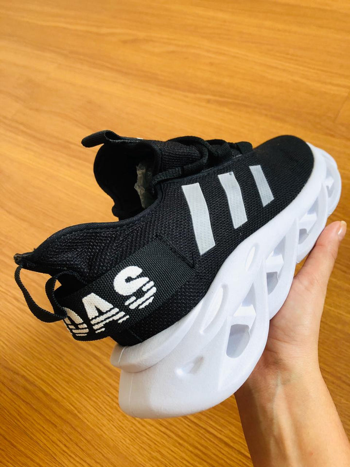 TÊNIS ADIDAS YEEZY BOOST 2020 PRETO